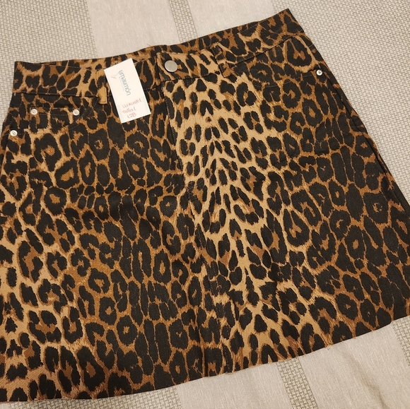 Leopard Animal Print skirt (mini) - Picture 3 of 3